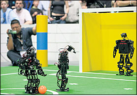 Roboti igraju nogomet