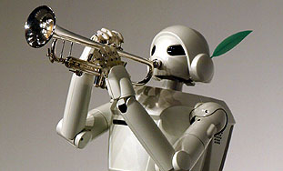 Robot svira trubu