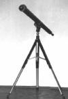 Prvi eljkov teleskop refraktor s objektivom-staklom za naoare